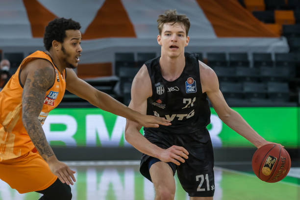 发起快速反 发起快速反