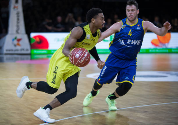 强的防守和 强的防守和